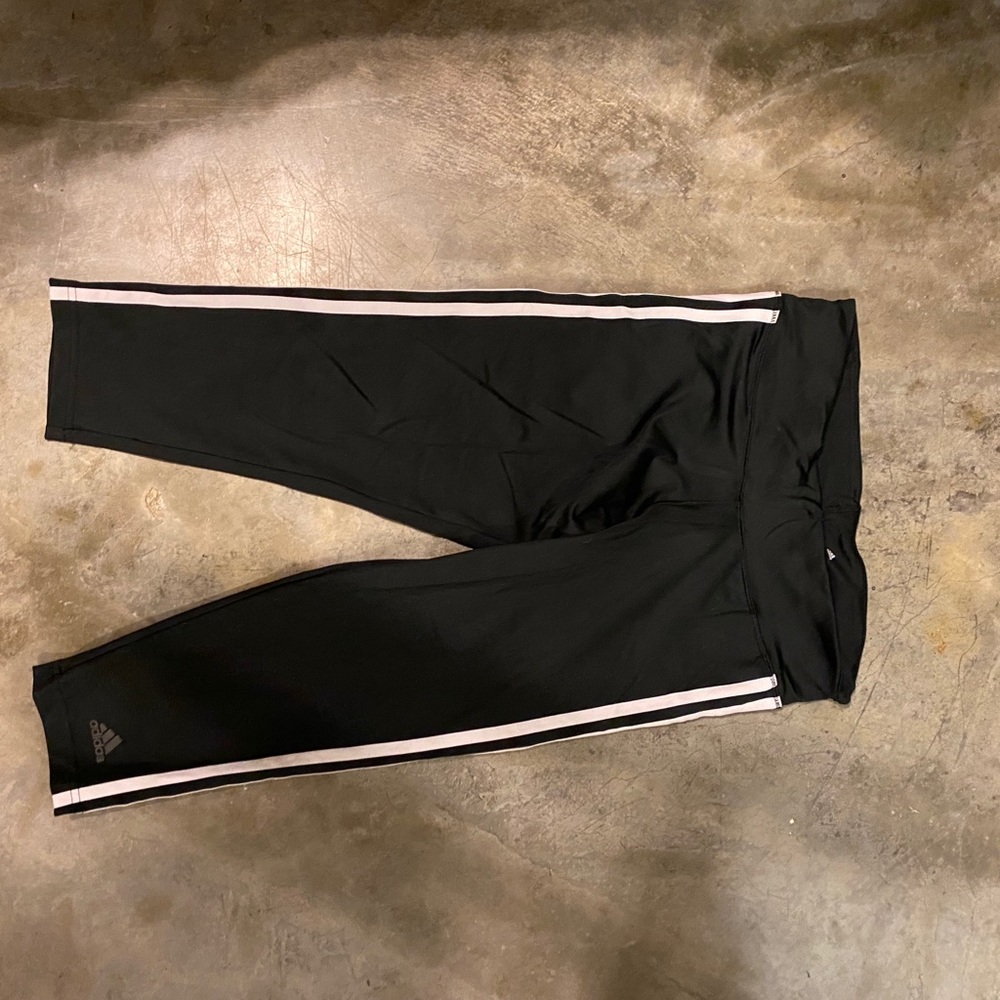 Adidas crop leggings